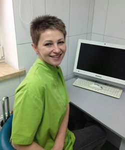 Вешкельская Юлия Эдуардовна стоматолог-имплантолог-ортопед. Опыт работы 16 лет